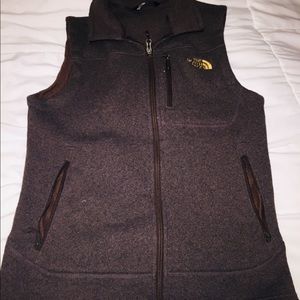North face vest Men’s size small